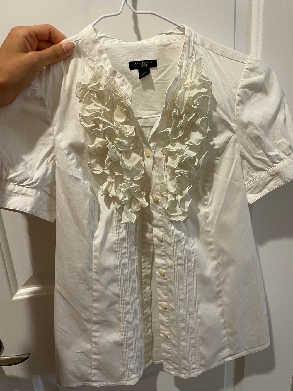 VINTAGE Y2K Ann Taylor White Ruffle Front Short Sleeve Dress